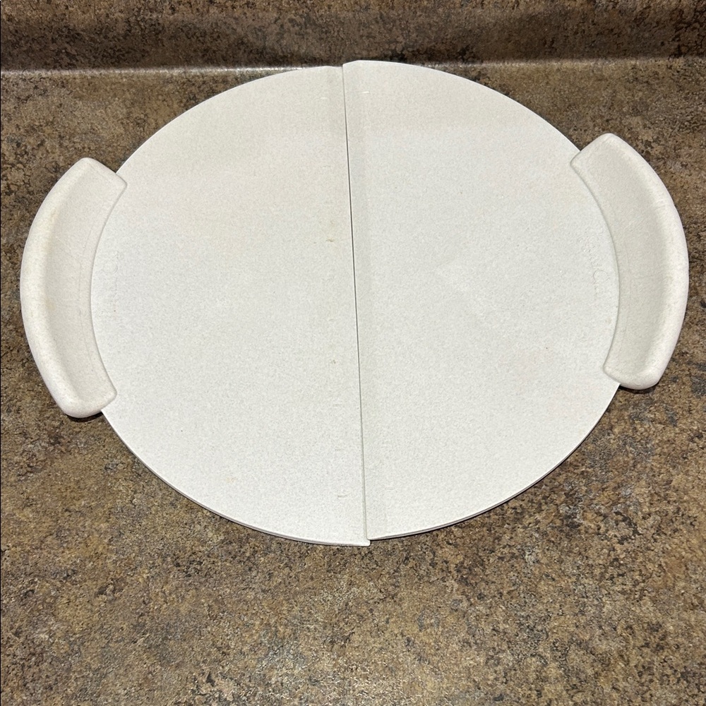 Pampered Chef lift and serve